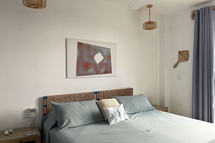 Room 8 of 34