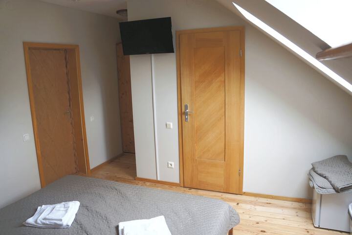 Room 12 of 30