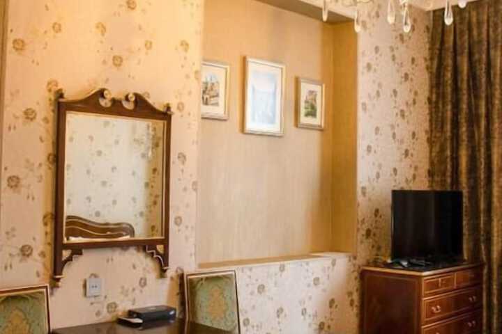 Room 2 of 15
