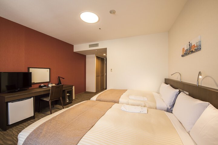 Room 15 of 62
