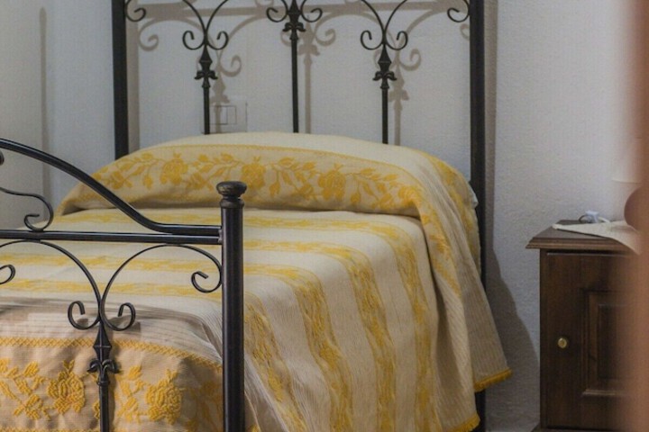 Room 9 of 22