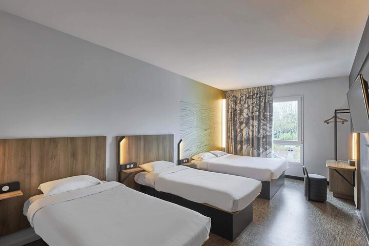 Room 21 of 49