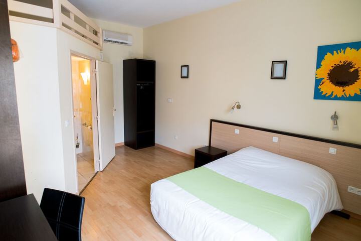 Room 17 of 78