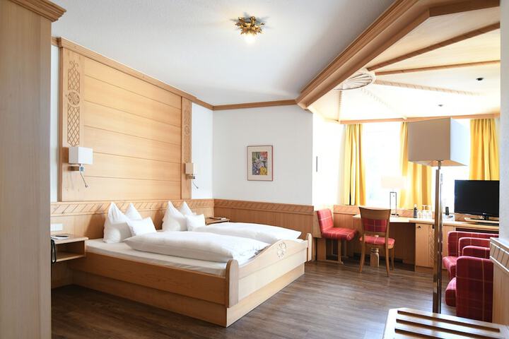 Room 3 of 42