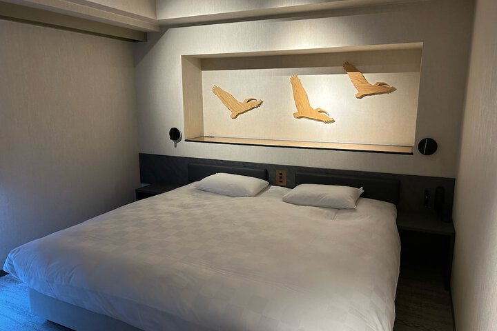 Room 10 of 28