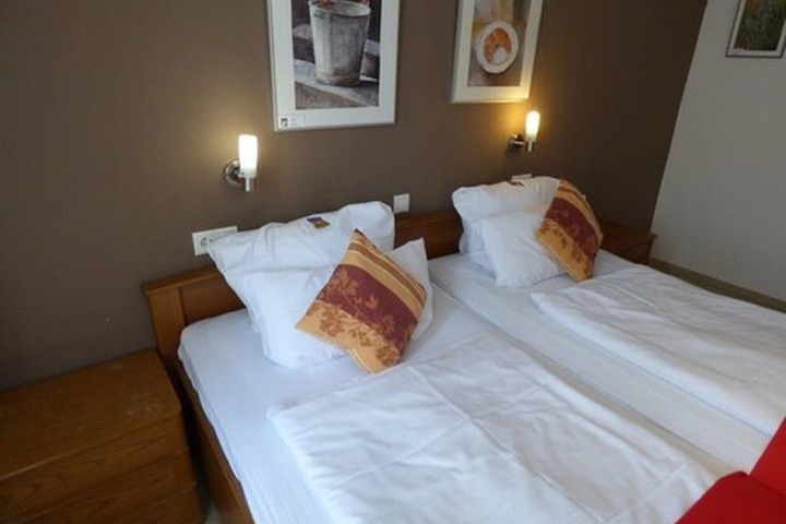 Room 20 of 40