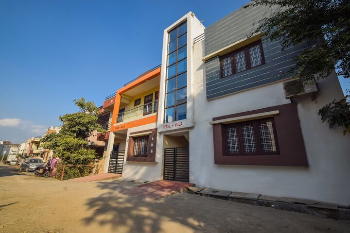 OYO 10094 HOME ELEGANT STAY HIRAN MAGRI