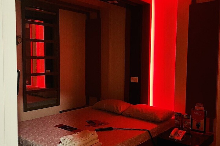 Room 7 of 24