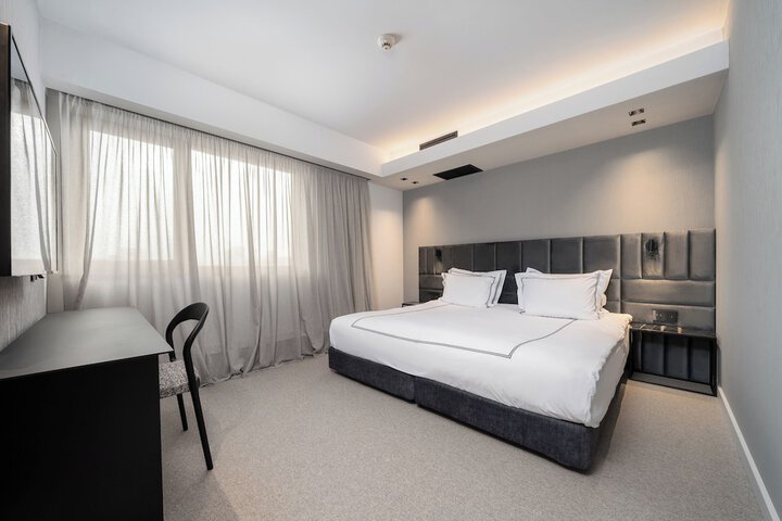 Room 29 of 64