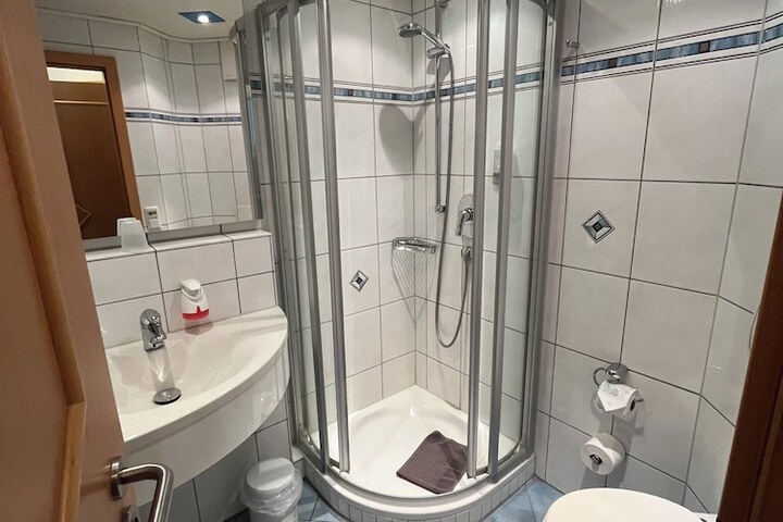 Room 10 of 30