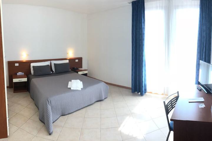 Room 3 of 18