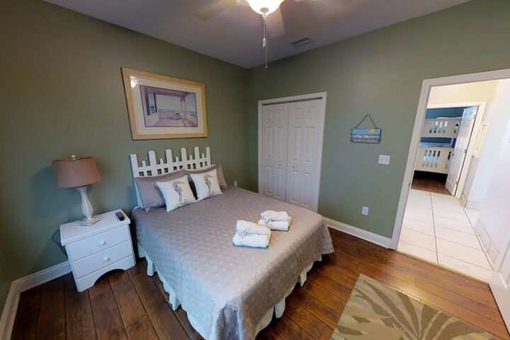 Room 4 of 21