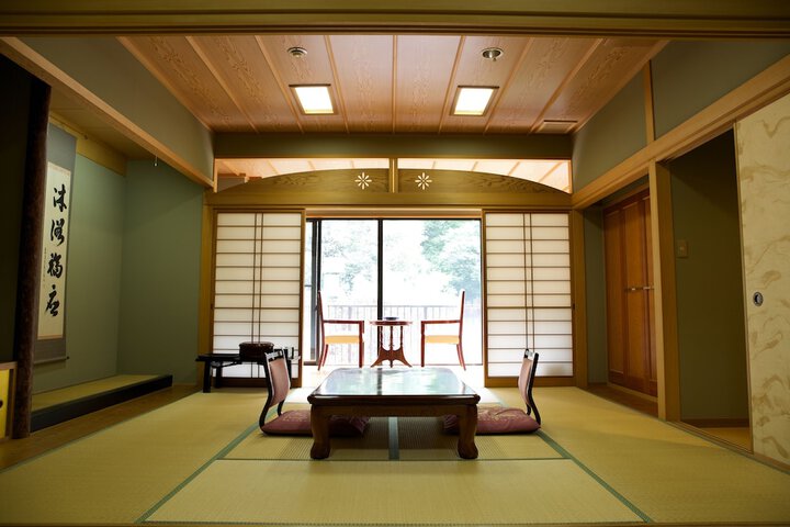 Room 3 of 32