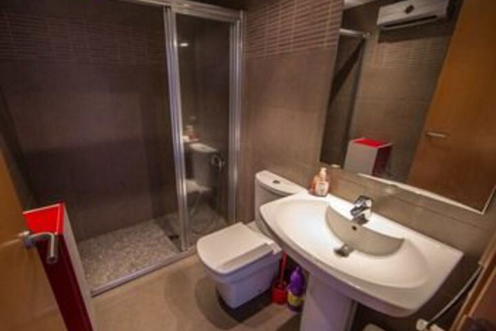 Room 4 of 30