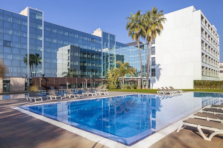 Pools & Facilities