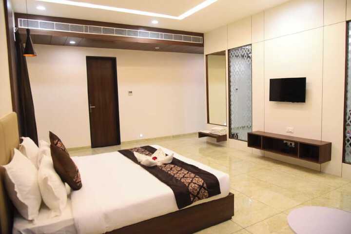 Room 12 of 112