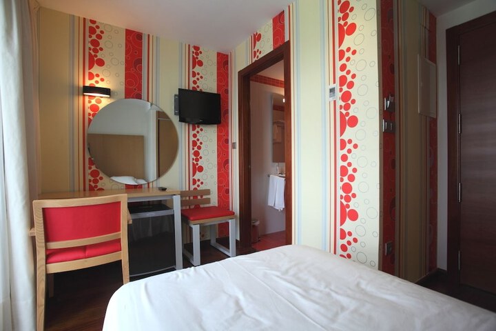 Room 10 of 40
