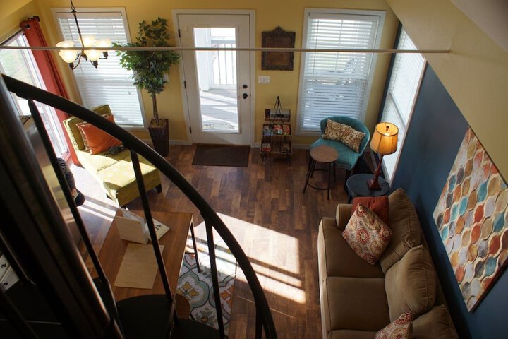 Room 9 of 17