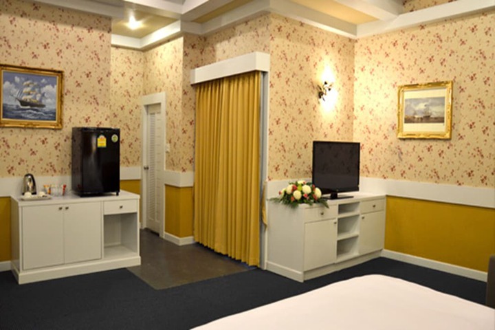 Room 23 of 36