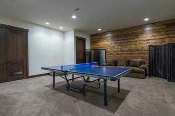 Room 4 of 27