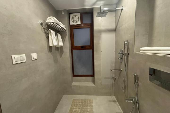 Room 27 of 50
