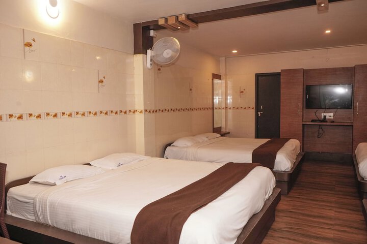 Room 8 of 34