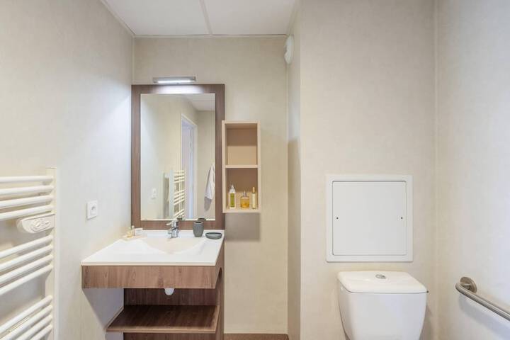 Room 21 of 26