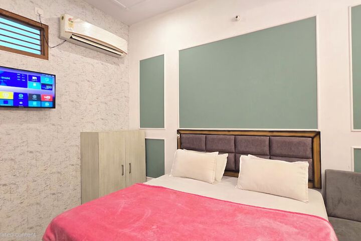 Room 5 of 75