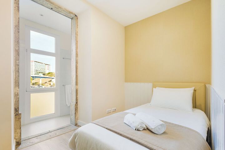 Room 5 of 49