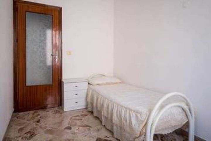 Room 15 of 49