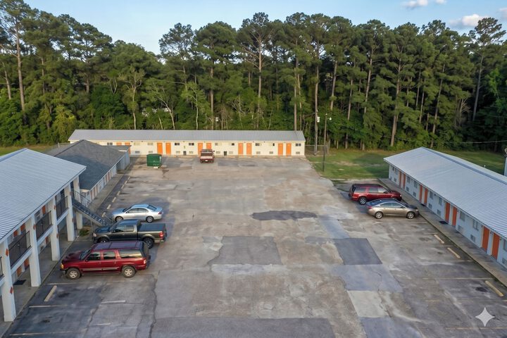 Property Grounds 17 of 19