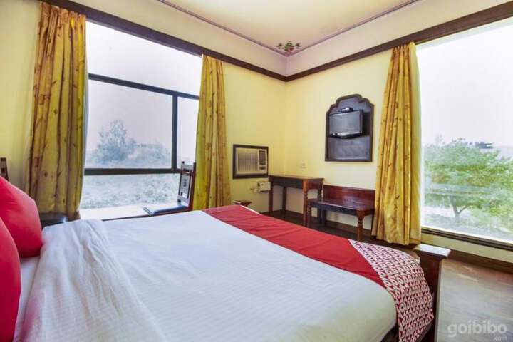 Room 5 of 20