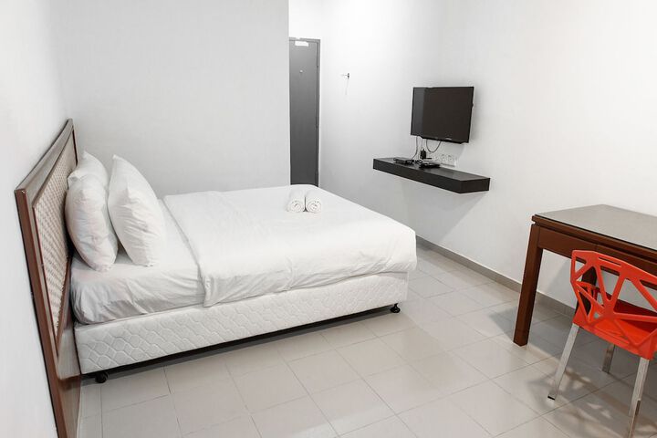 Room 4 of 41