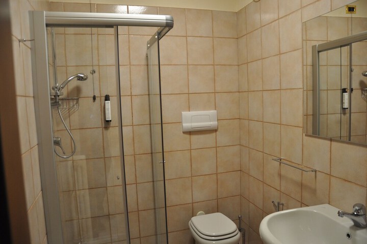 Room 18 of 36