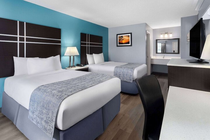 Double Accessible King Size Bed (9 of 11)