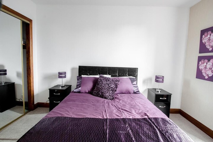 Room 8 of 12