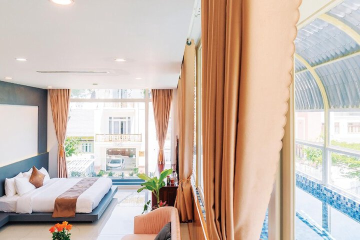 Quy Tai Premium Hotel