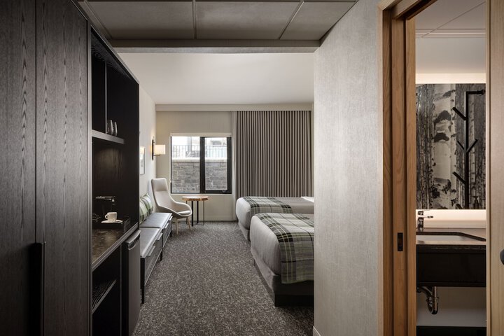 Room 25 of 53