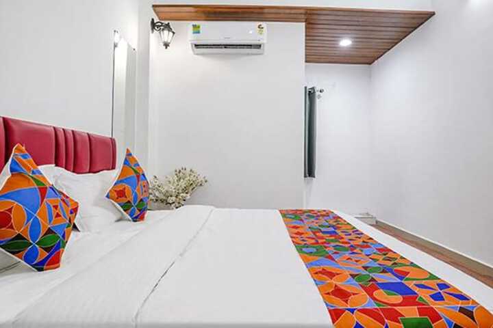 Room 14 of 26