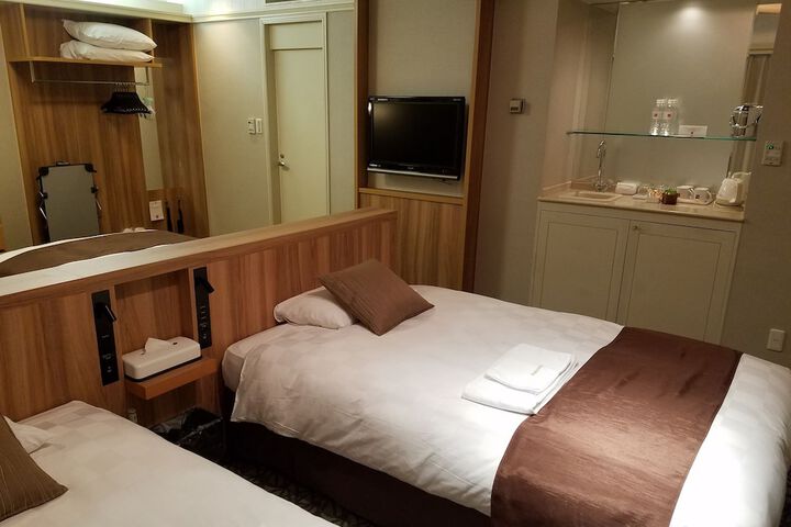 Room 17 of 120