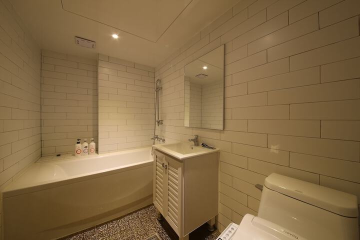Room 18 of 29