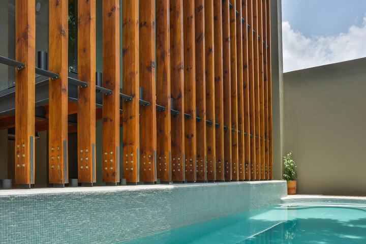 Pool 33 of 51