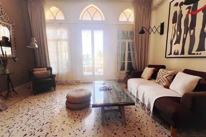 Room 27 of 54