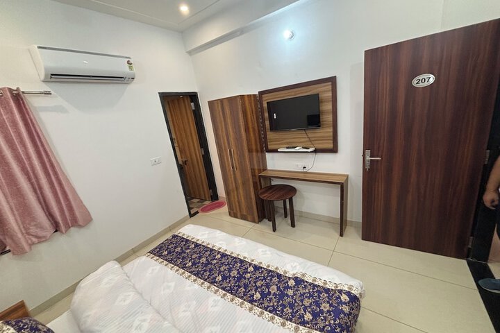 Room 21 of 49