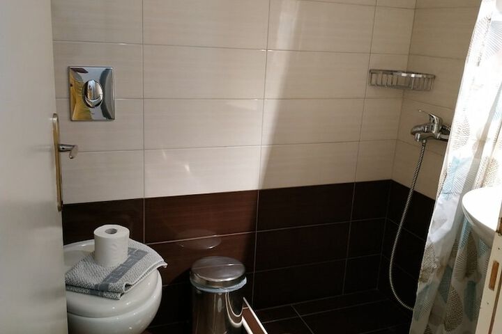 Room 19 of 44