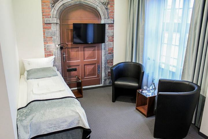 Room 58 of 146