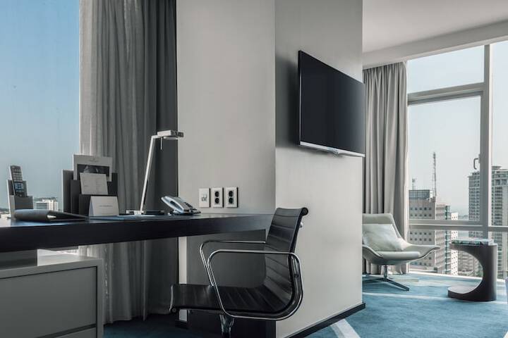 Room 48 of 143