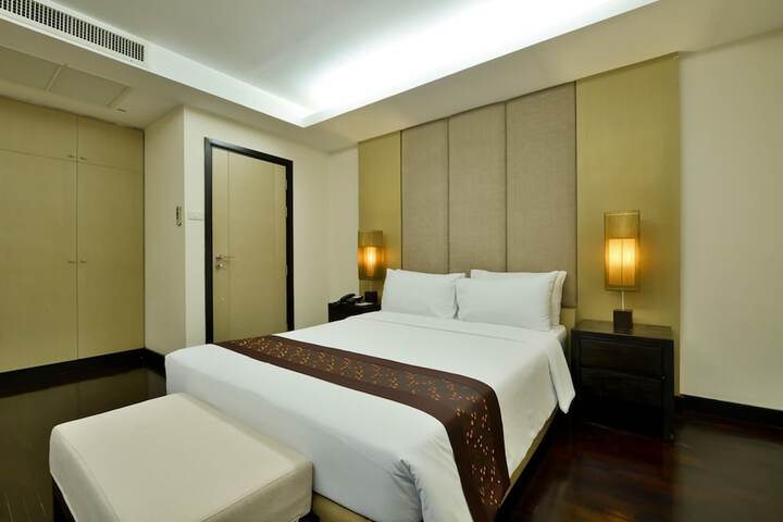 Room 6 of 71