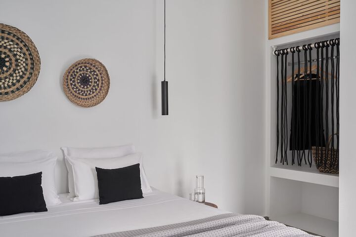 Room 17 of 52