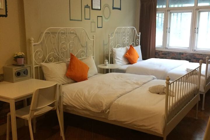 Room 16 of 48